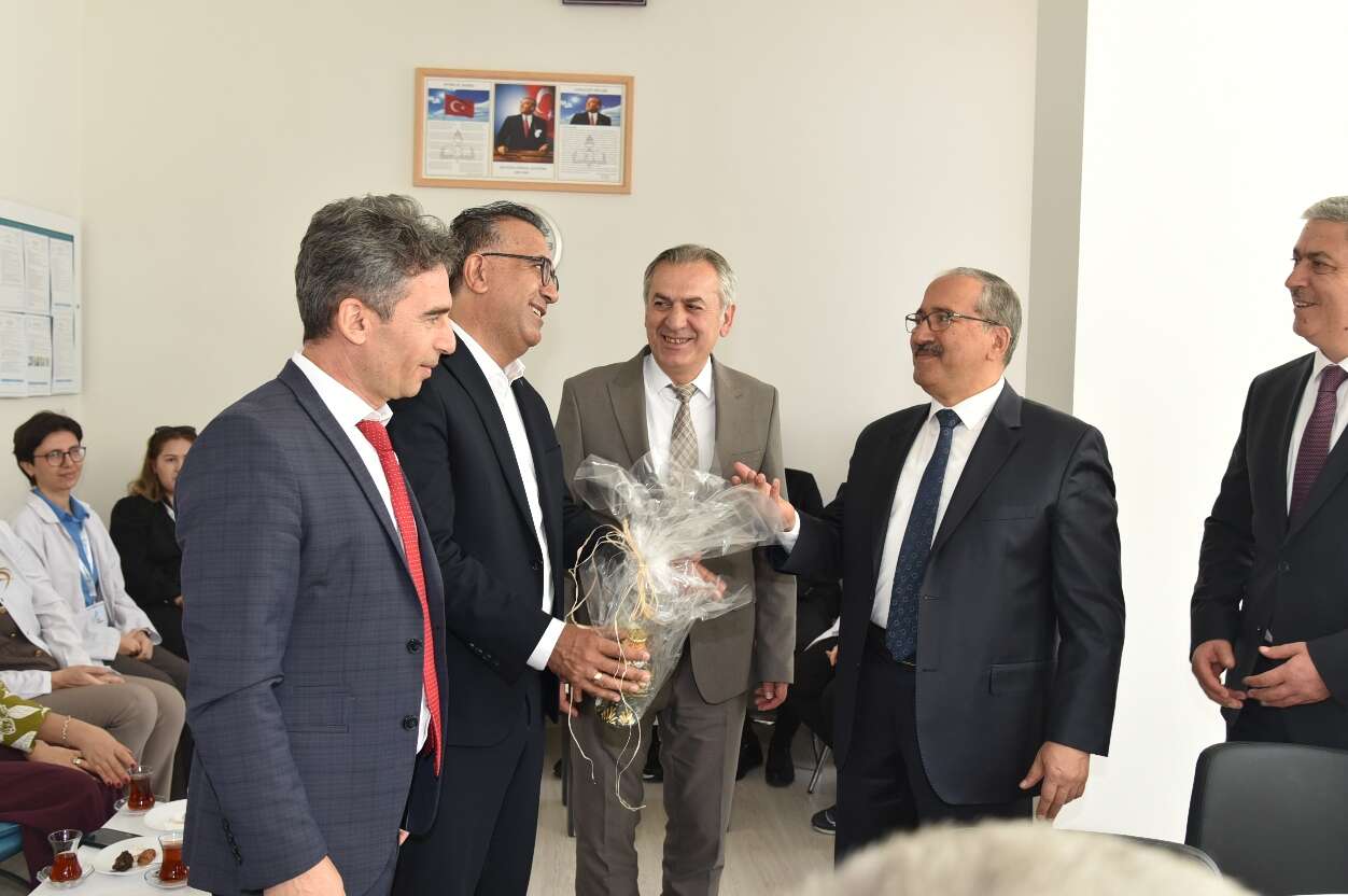 Minikler Konya’da trafiği yaşayarak öğrenecek 14